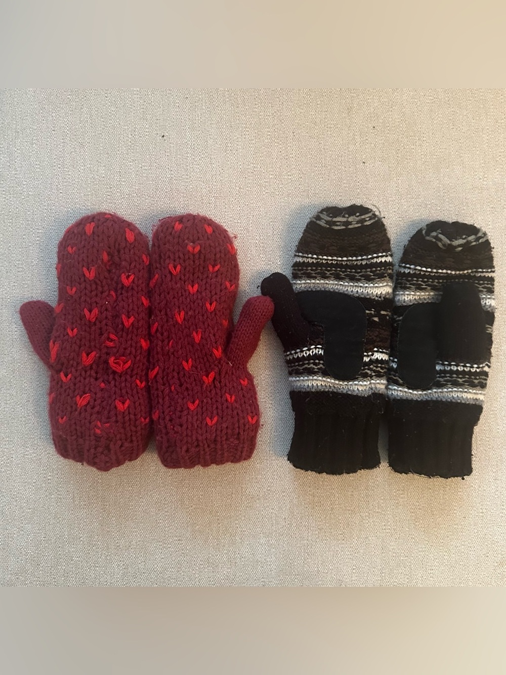 Knit Mittens Set - Burgundy Hearts & Black Pattern